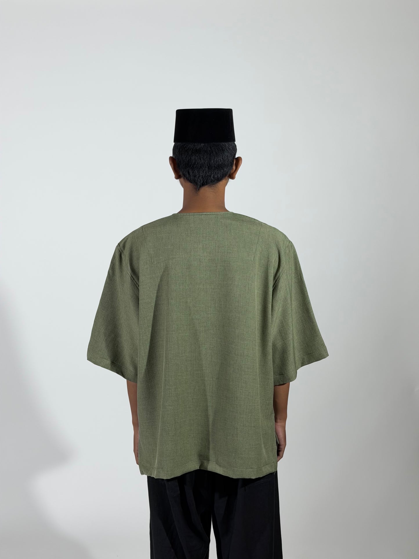 TELUK BELANGA CROPPED SLEEVE TOP
