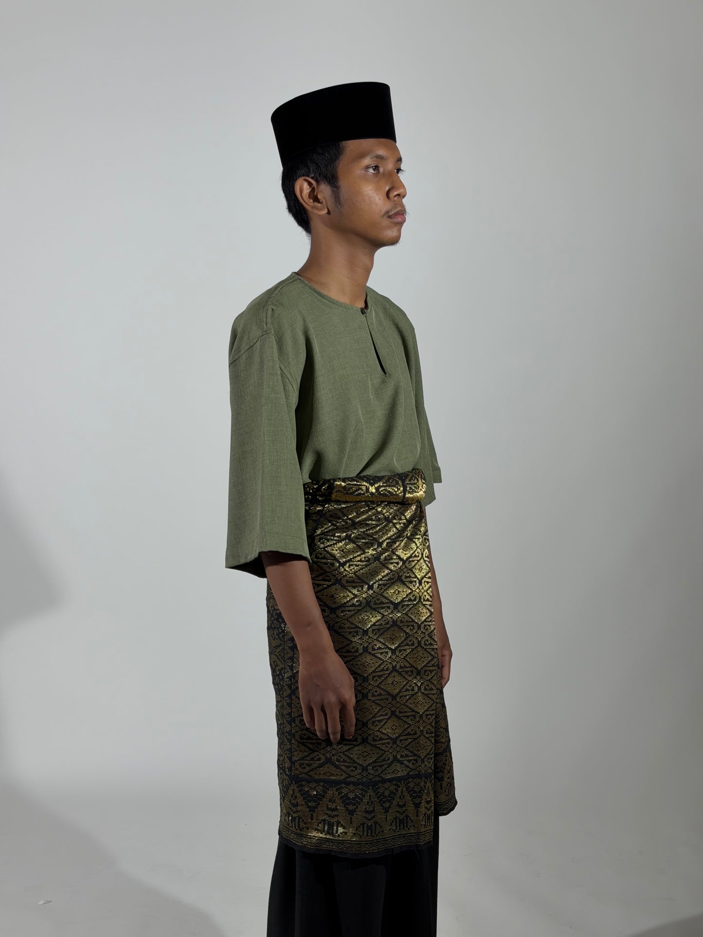 TELUK BELANGA CROPPED SLEEVE TOP