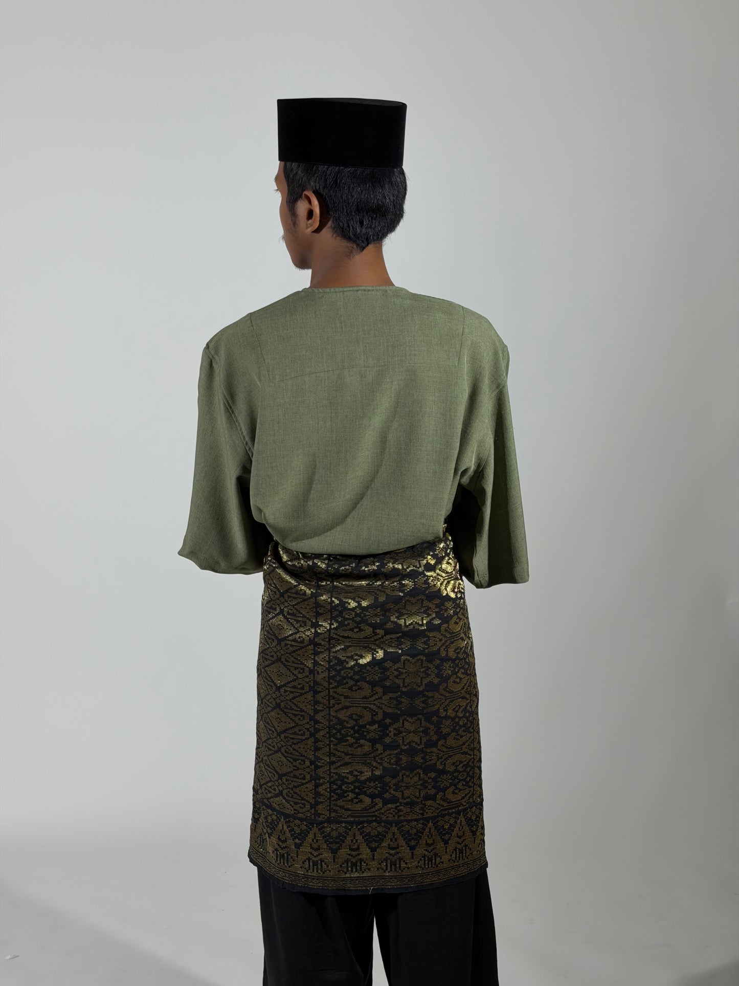 TELUK BELANGA CROPPED SLEEVE TOP