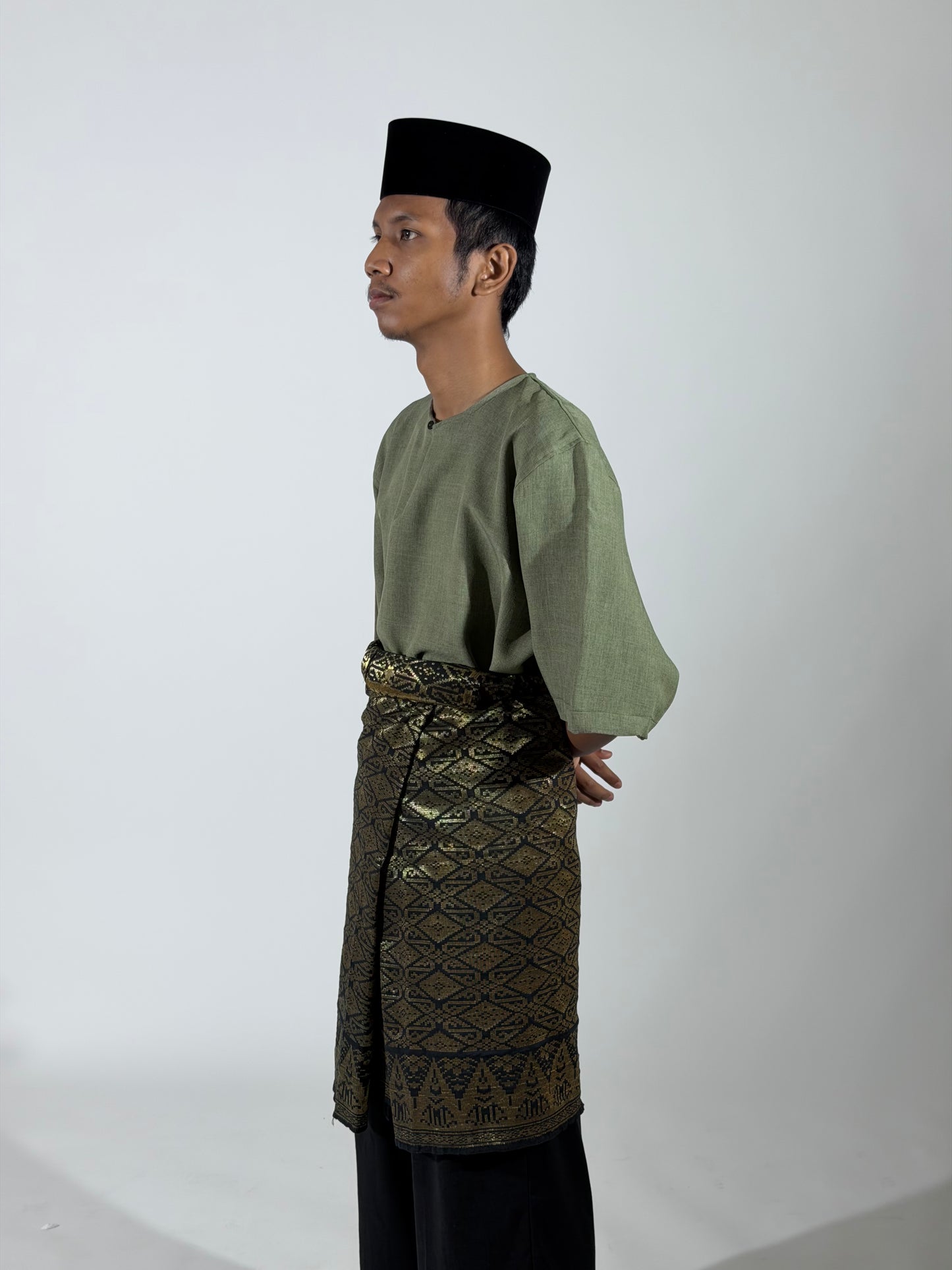 TELUK BELANGA CROPPED SLEEVE TOP